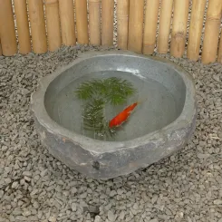 Wasserbecken aus Flussstein. Modell 3, ca. 34 x 38 x 15cm Höhe. 